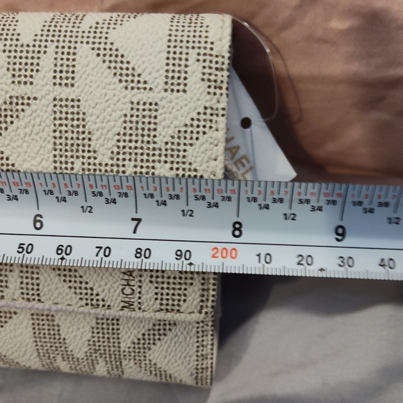 NWT! Michael Kors Checkbook Wallet - Picture 11 of 12